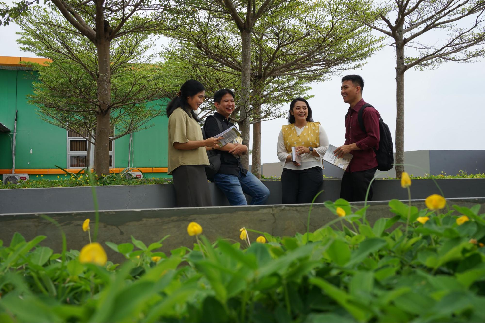 Prodi Filsafat Keilahian Program Magister Slider 4